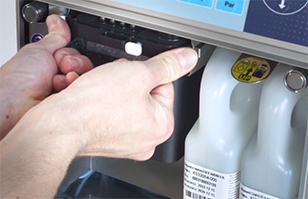 1.2、EBS-6600/ 6900噴碼機(jī) 更換墨芯